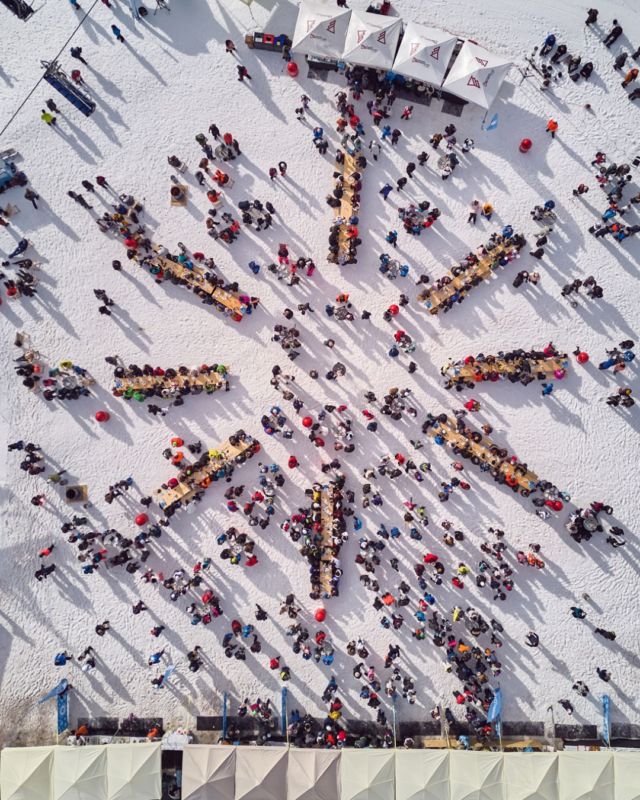 Nous avons eu le plaisir et l'honneur d'être mandatés par une grande marque horlogère pour l’organisation de sa journée collaborateurs. Plus de 2000 participants ont rejoint le Village créé pour l’occasion, au cœur d’une station valaisanne. 

Course de slalom, terrain de beach volley, tir à l’arc, animation musicale et catering : une journée exceptionnelle et rassembleuse !

Voici quelques photos qui témoignent de l'énergie et de la magie de cet événement.